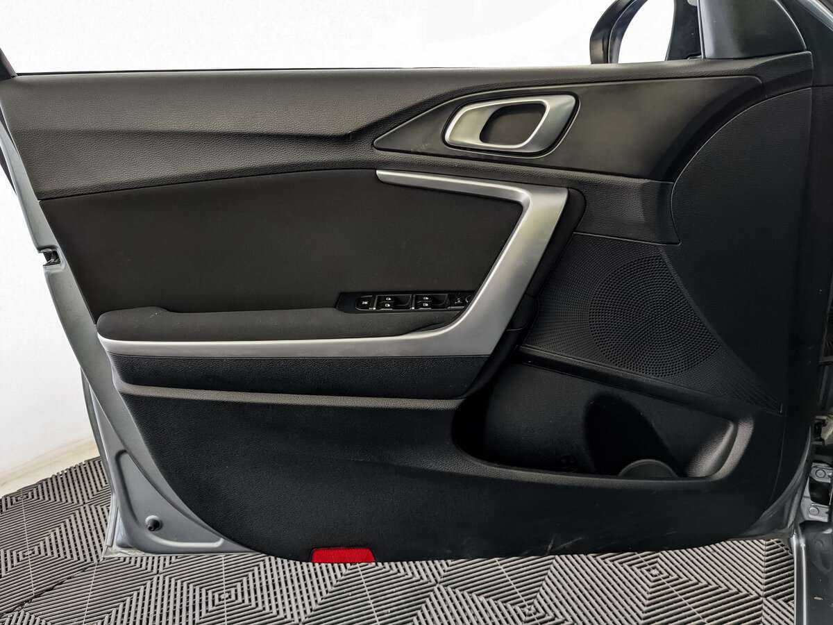 Купить Kia Ceed с пробегом. Фото: #14