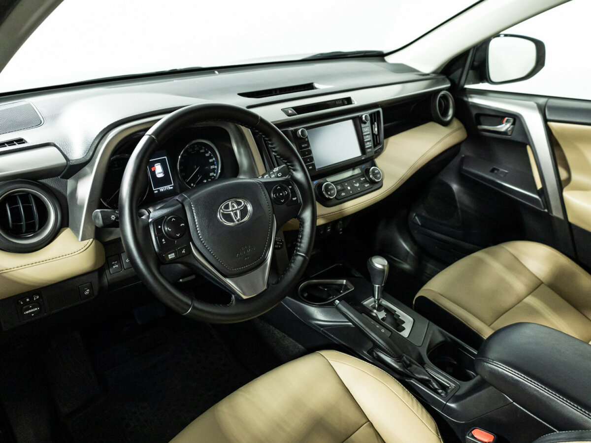 Купить Toyota RAV4 с пробегом. Фото: #8