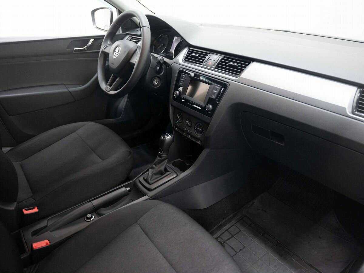Купить Skoda Rapid с пробегом. Фото: #10