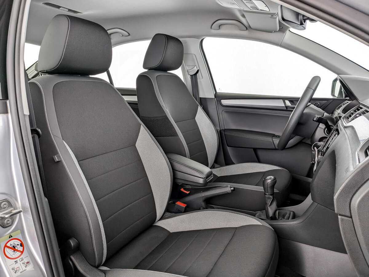 Купить Skoda Rapid с пробегом. Фото: #18