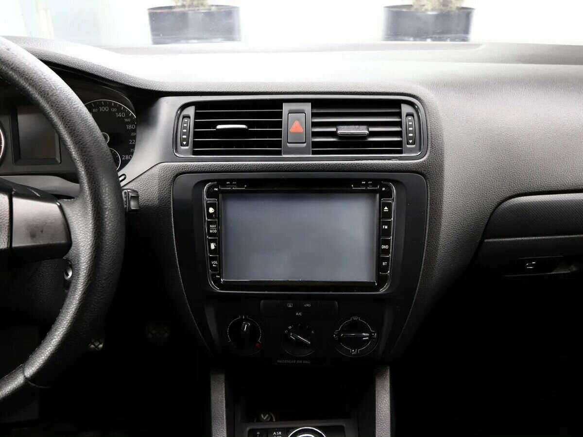 Купить Volkswagen Jetta с пробегом. Фото: #14