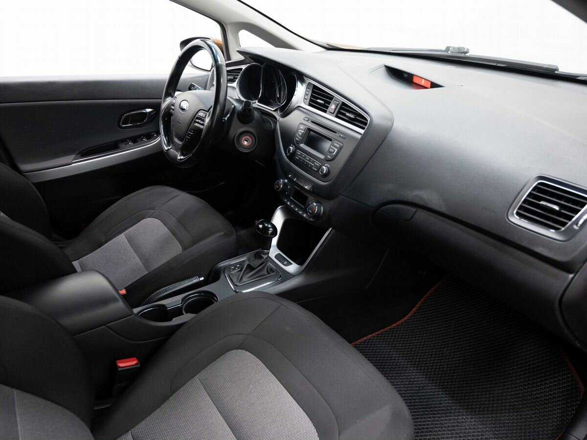 Купить Kia Ceed с пробегом. Фото: #10