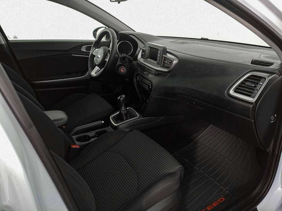Купить Kia Ceed с пробегом. Фото: #8