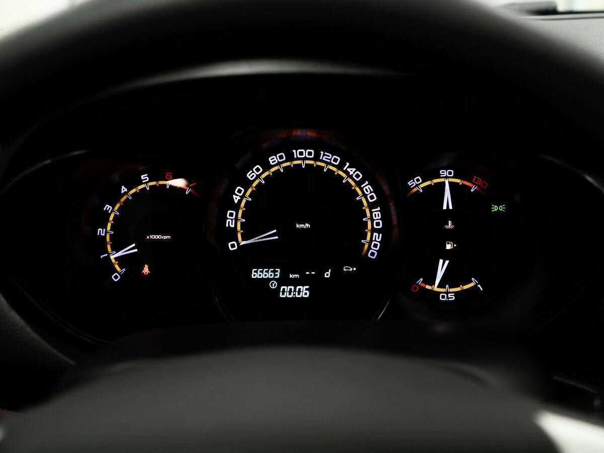 Купить Lada (ВАЗ) Vesta с пробегом. Фото: #10