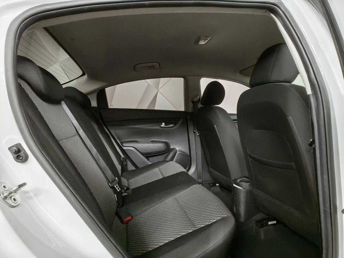 Купить Kia Rio с пробегом. Фото: #11