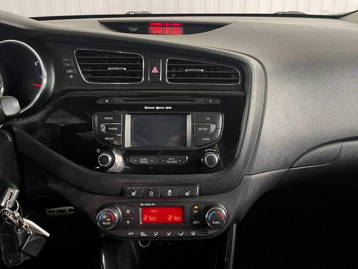 Купить Kia Ceed с пробегом. Фото: #14