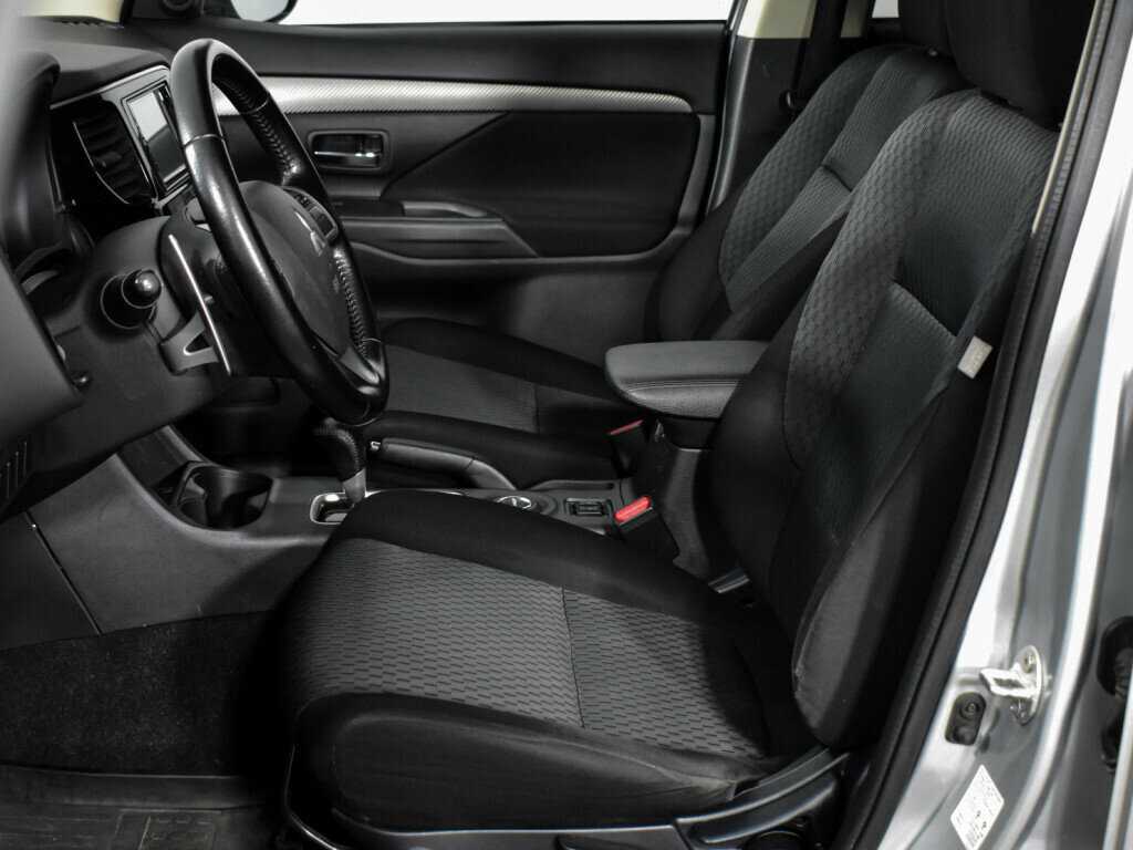 Купить Mitsubishi Outlander с пробегом. Фото: #11
