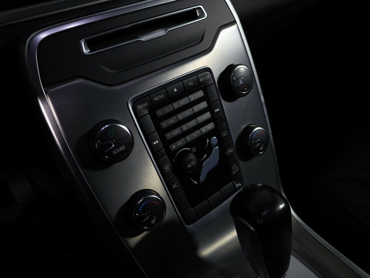 Купить Volvo XC70 с пробегом. Фото: #19