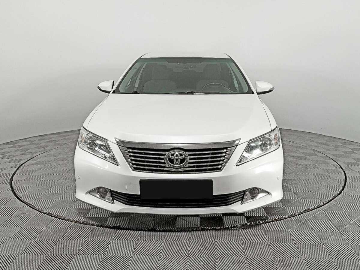 Купить Toyota Camry с пробегом. Фото: #1