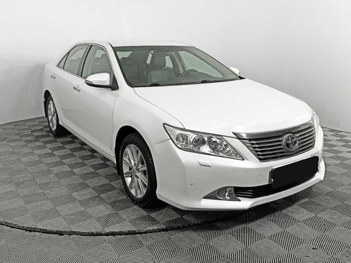 Купить Toyota Camry с пробегом. Фото: #2