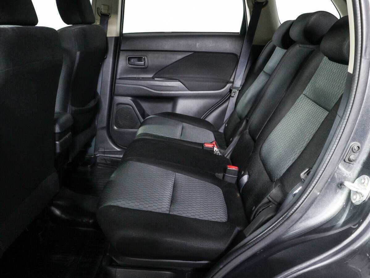 Купить Mitsubishi Outlander с пробегом. Фото: #7