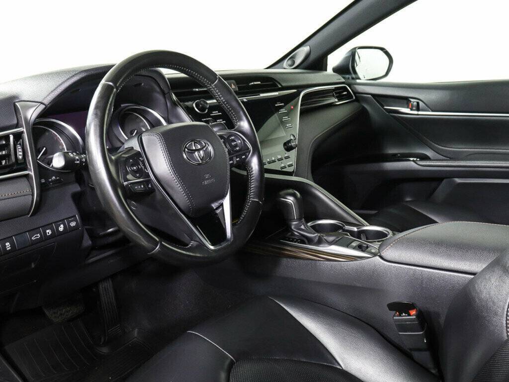 Купить Toyota Camry с пробегом. Фото: #14