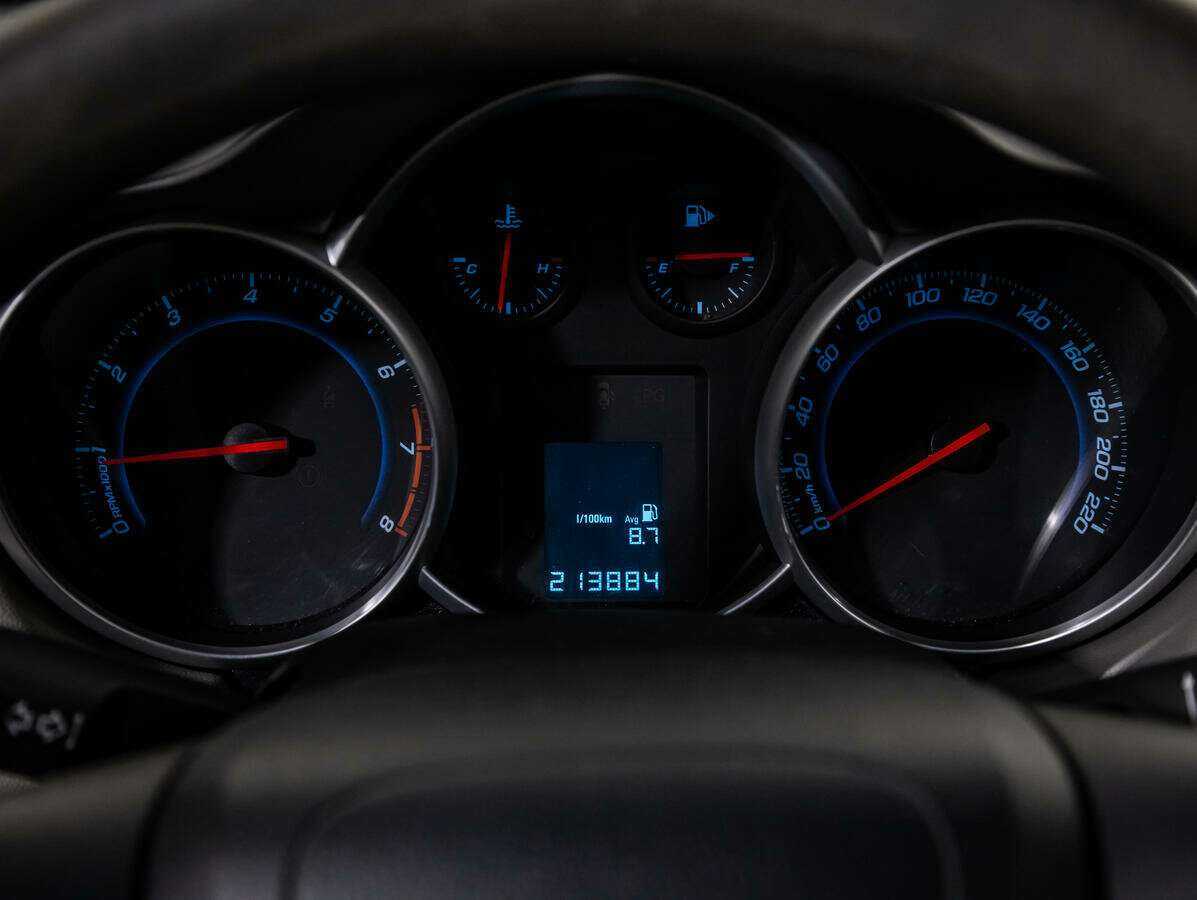 Купить Chevrolet Cruze с пробегом. Фото: #11