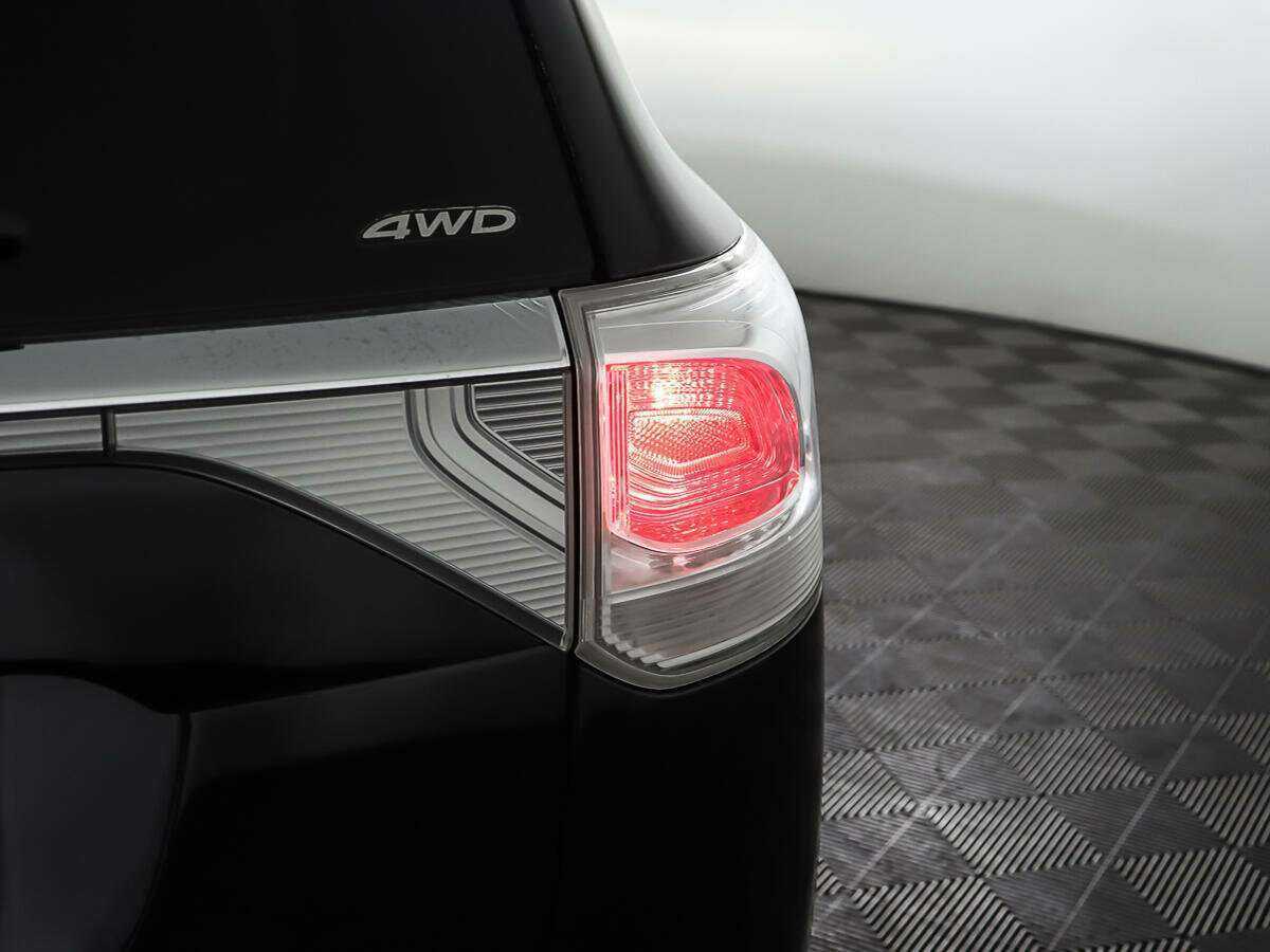Купить Mitsubishi Outlander с пробегом. Фото: #21
