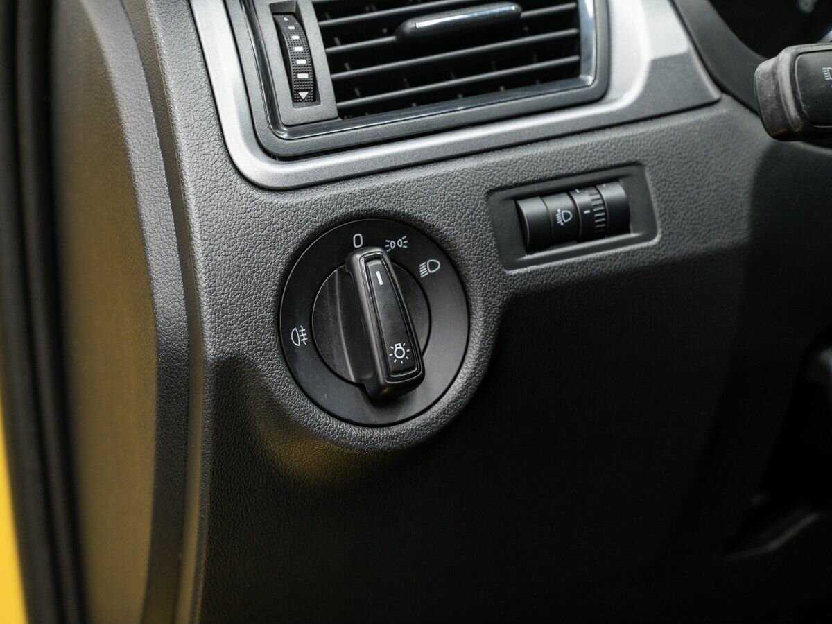 Купить Skoda Rapid с пробегом. Фото: #16