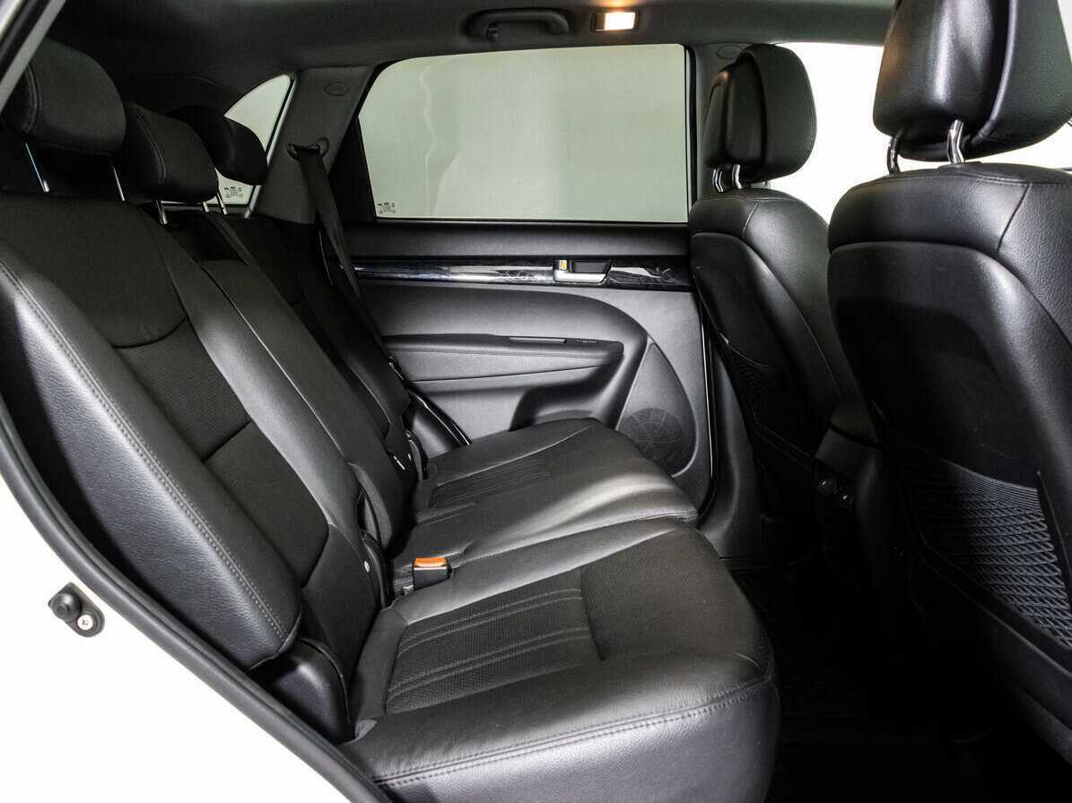 Купить Kia Sorento с пробегом. Фото: #17