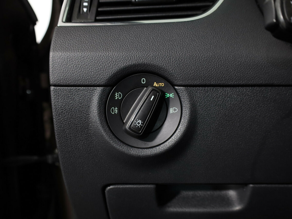 Купить Skoda Octavia с пробегом. Фото: #21