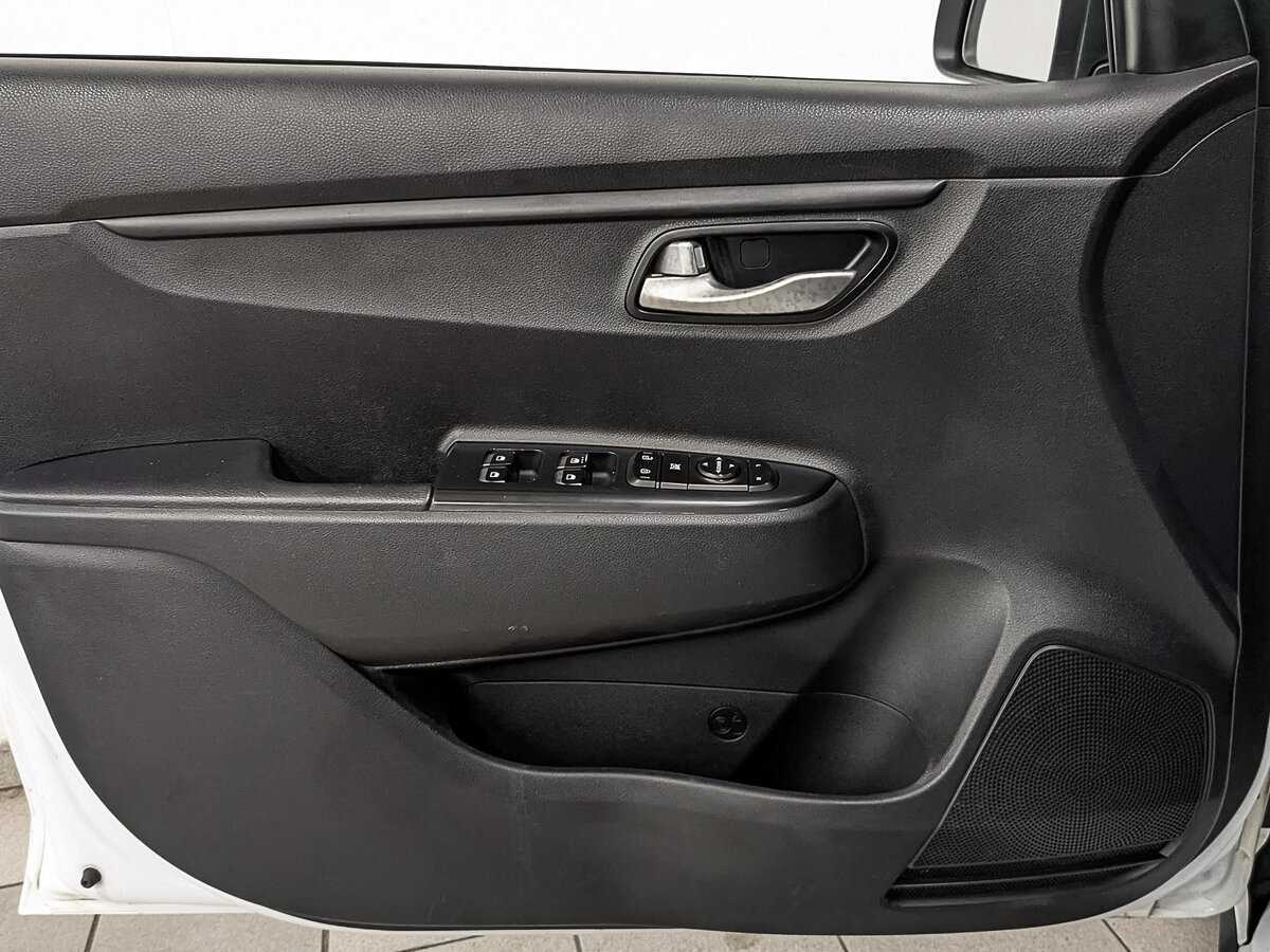 Купить Kia Rio с пробегом. Фото: #17