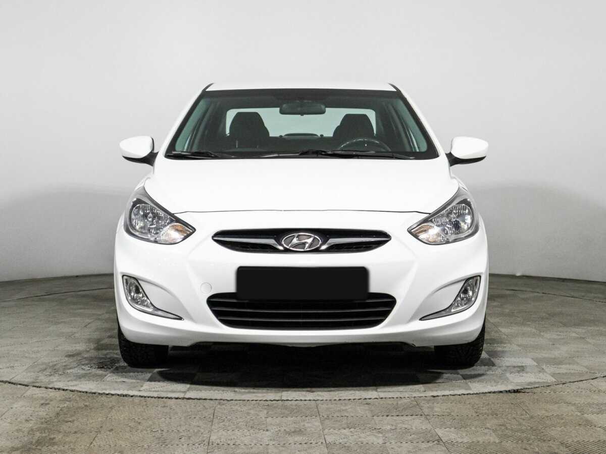 Купить Hyundai Solaris с пробегом. Фото: #1