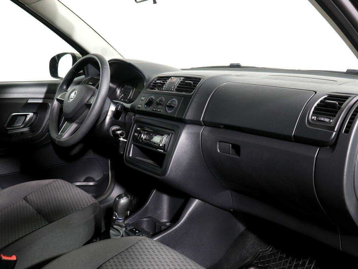 Купить Skoda Fabia с пробегом. Фото: #6