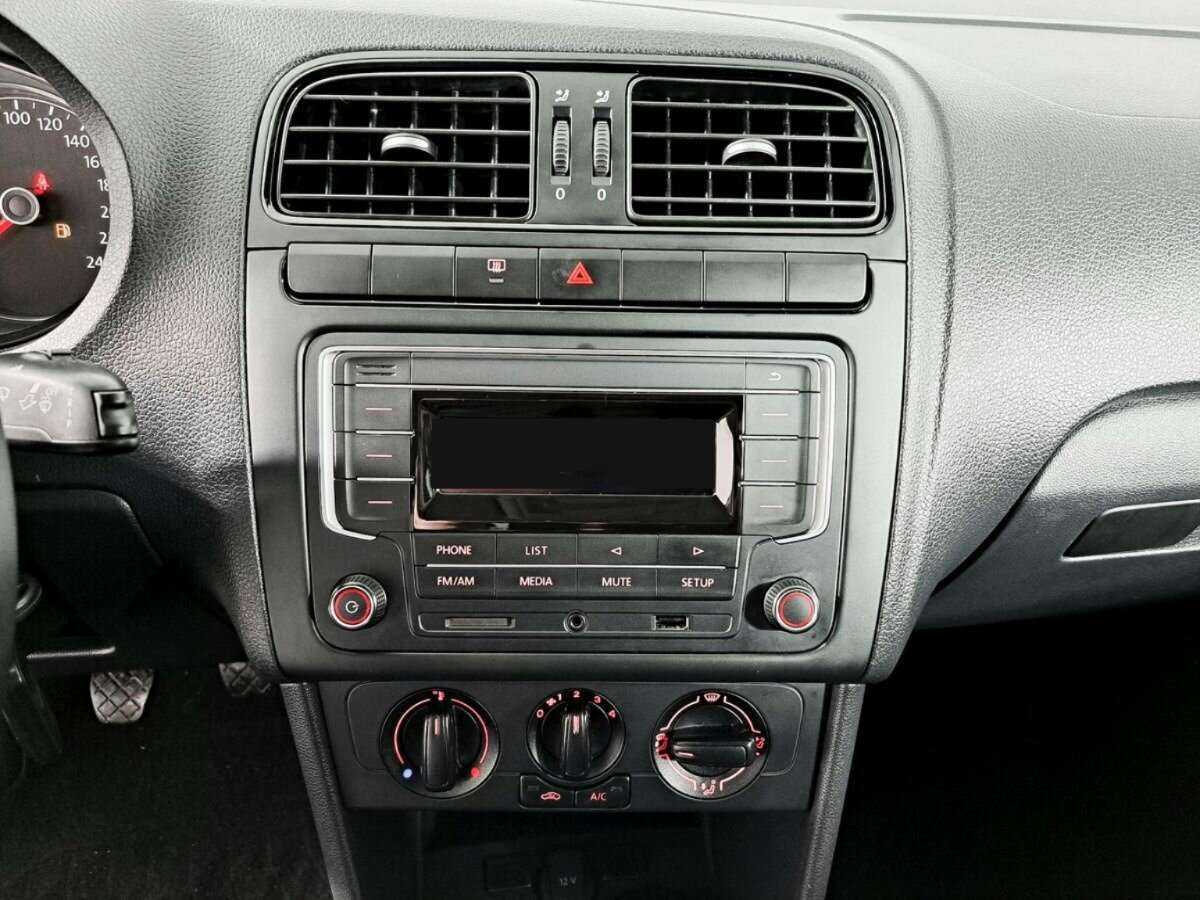 Купить Volkswagen Polo с пробегом. Фото: #14