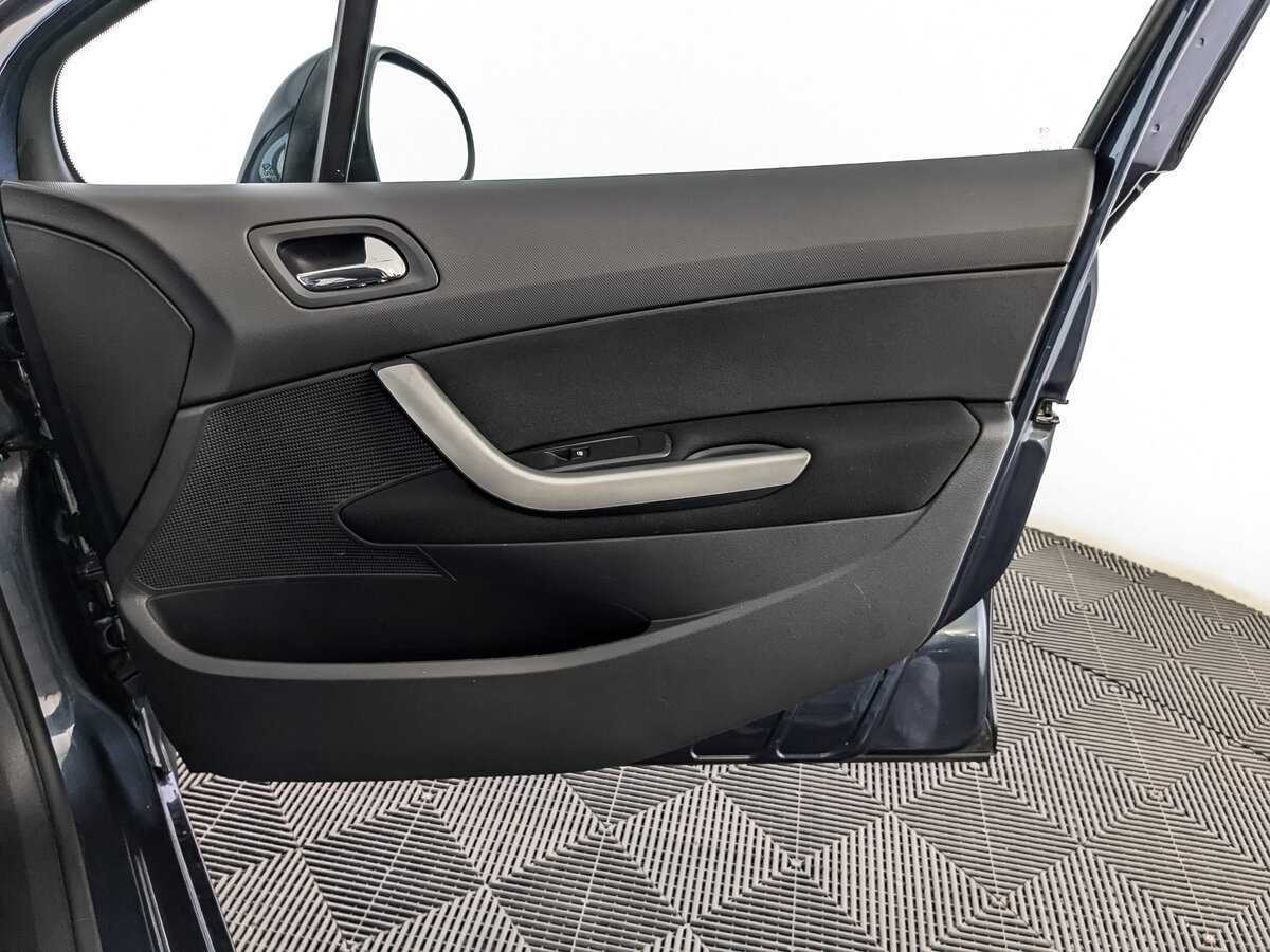 Купить Peugeot 408 с пробегом. Фото: #20