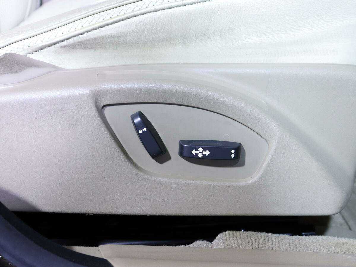 Купить Volvo XC70 с пробегом. Фото: #11