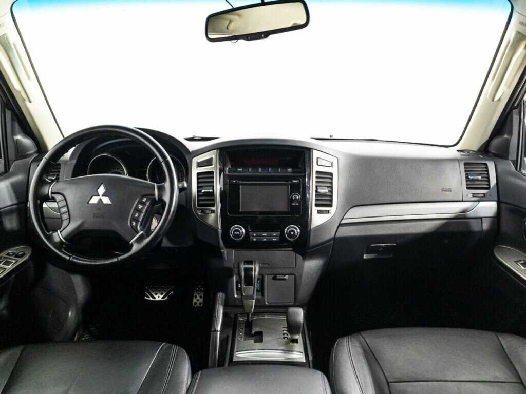 Купить Mitsubishi Pajero с пробегом. Фото: #12