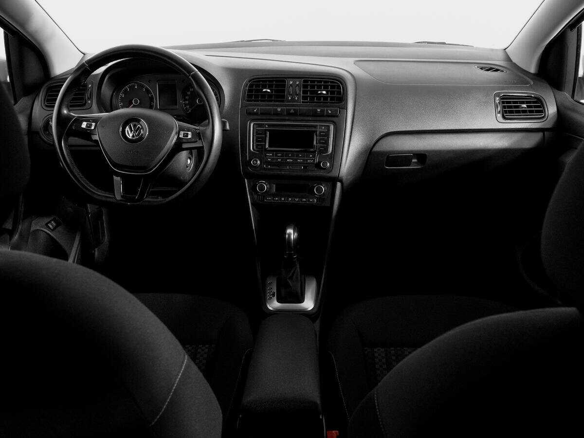 Купить Volkswagen Polo с пробегом. Фото: #11