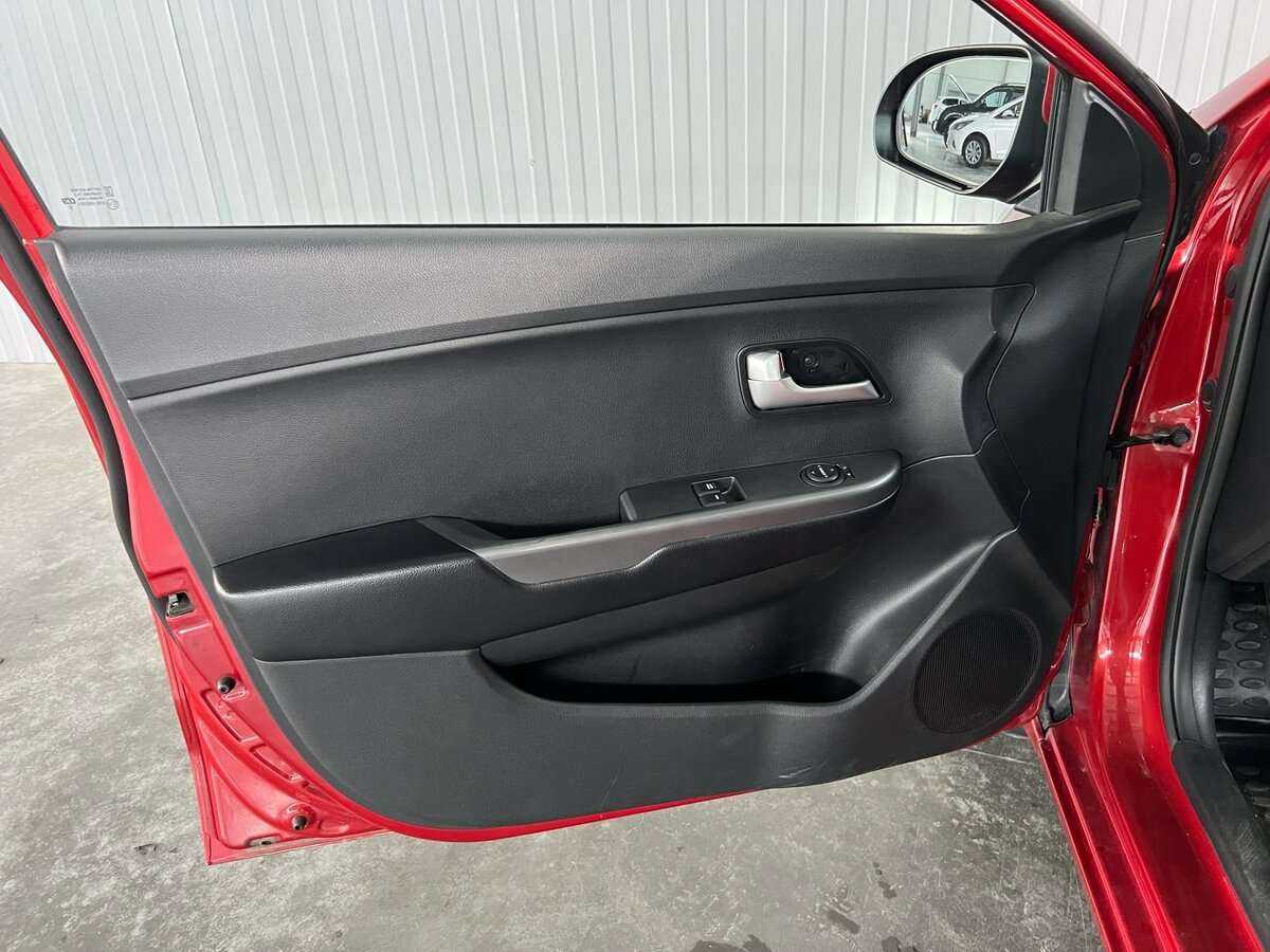 Купить Kia Rio с пробегом. Фото: #8