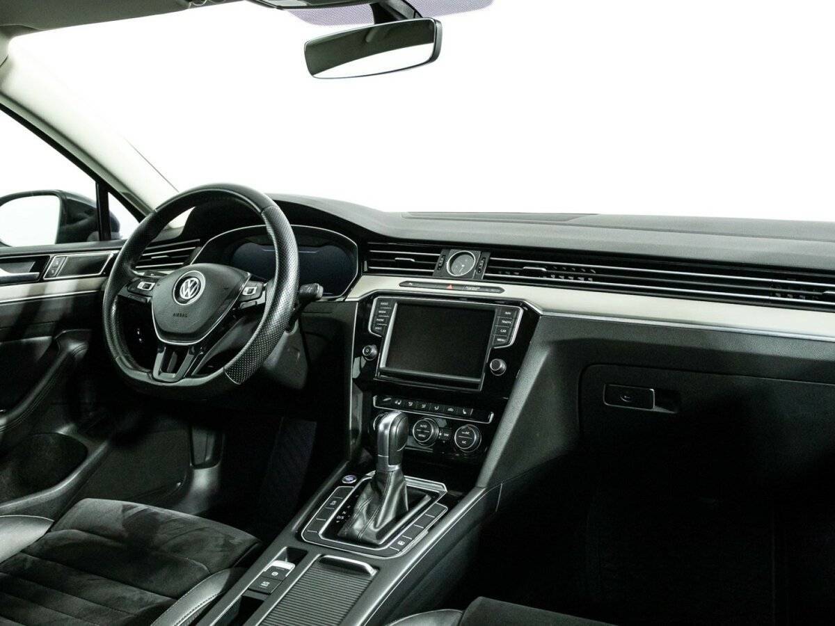 Купить Volkswagen Passat с пробегом. Фото: #8
