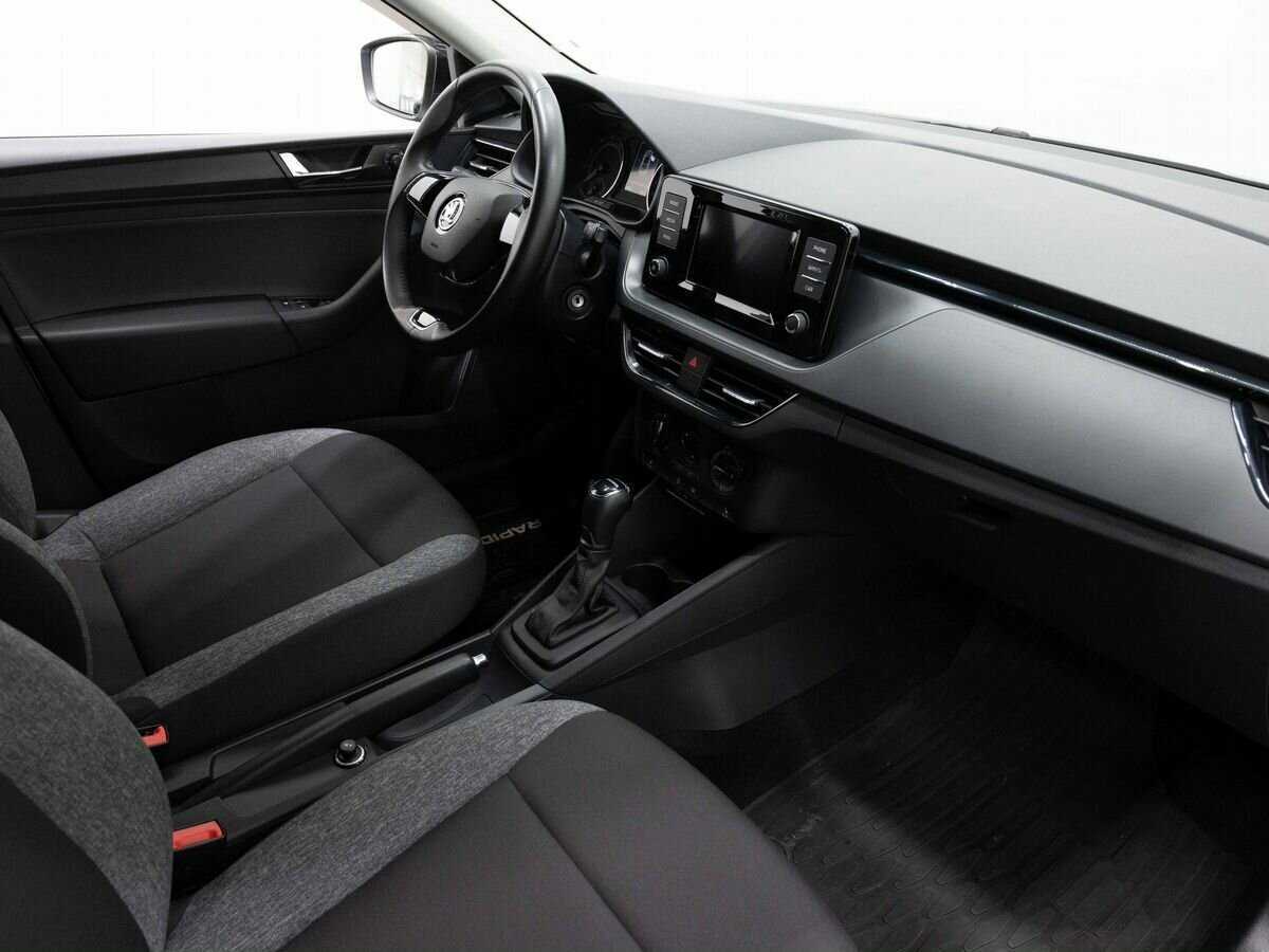 Купить Skoda Rapid с пробегом. Фото: #10