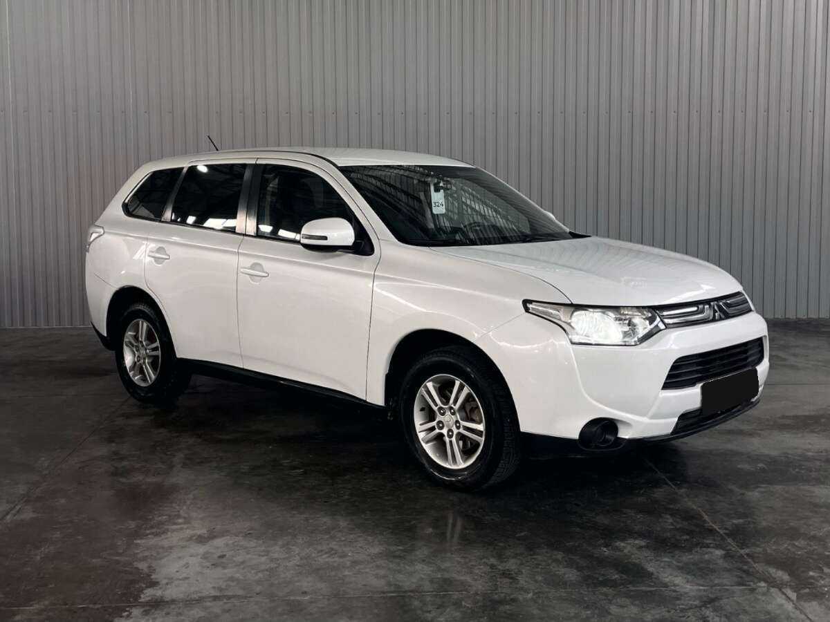 Купить Mitsubishi Outlander с пробегом. Фото: #2