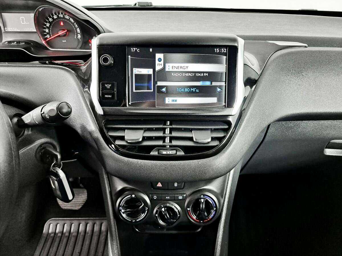 Купить Peugeot 208 с пробегом. Фото: #12