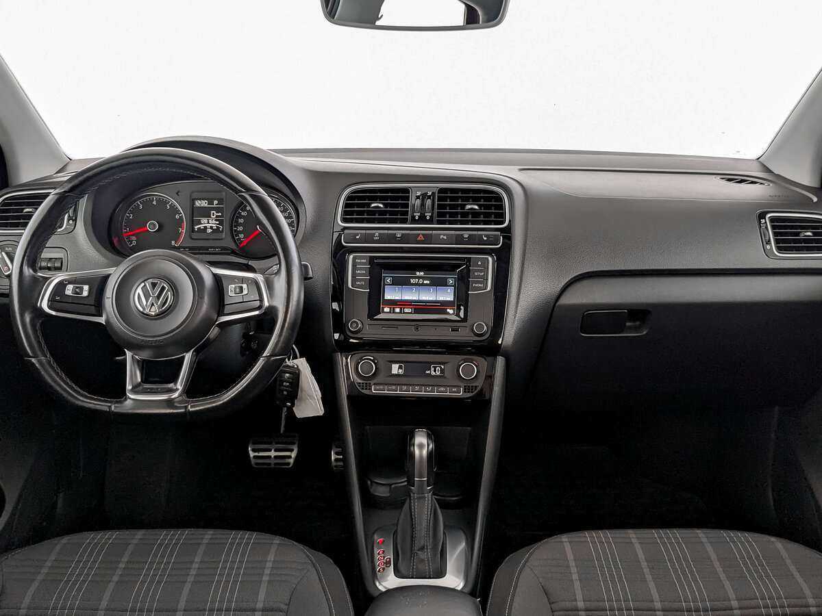 Купить Volkswagen Polo с пробегом. Фото: #11