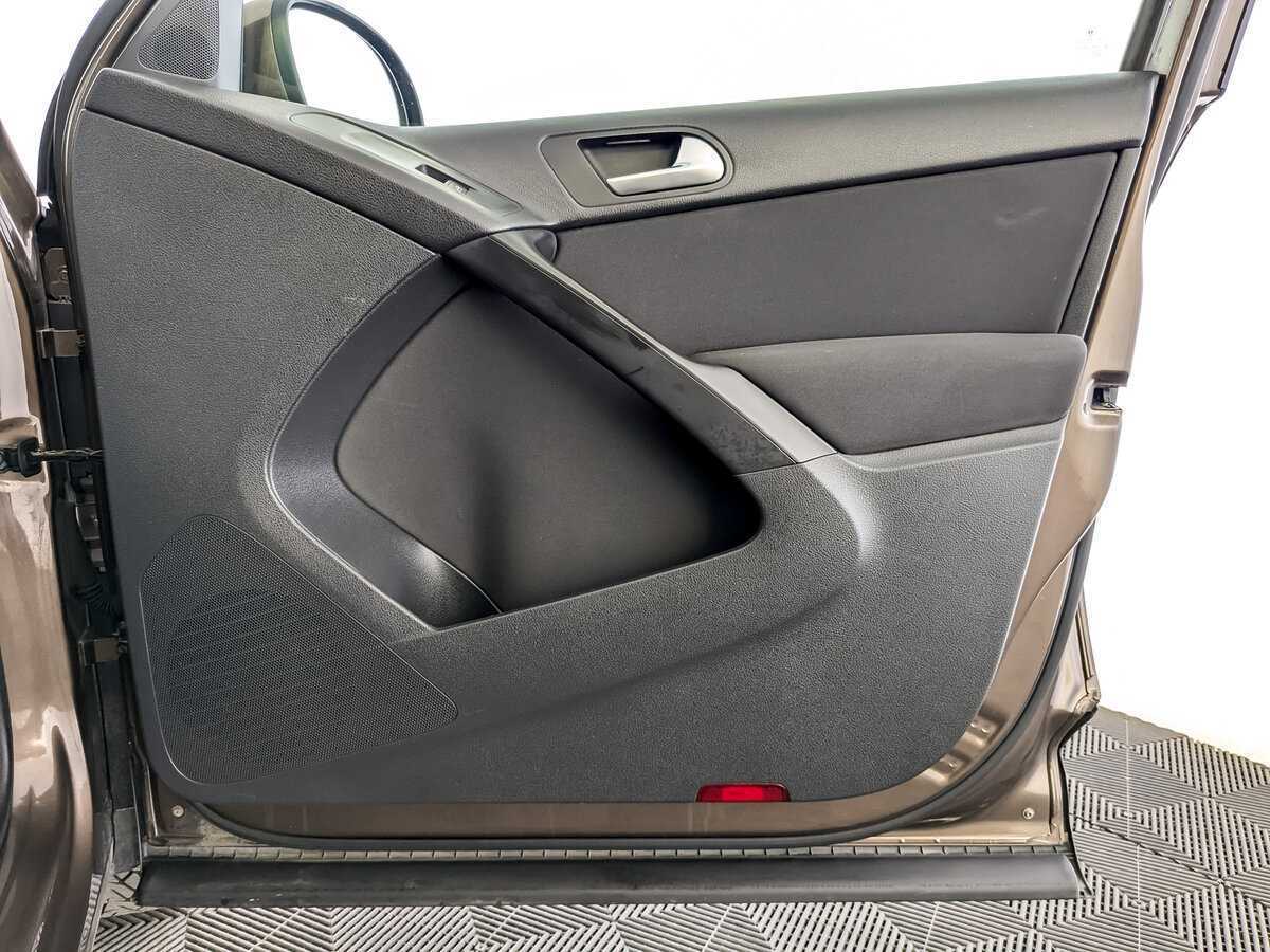 Купить Volkswagen Tiguan с пробегом. Фото: #23