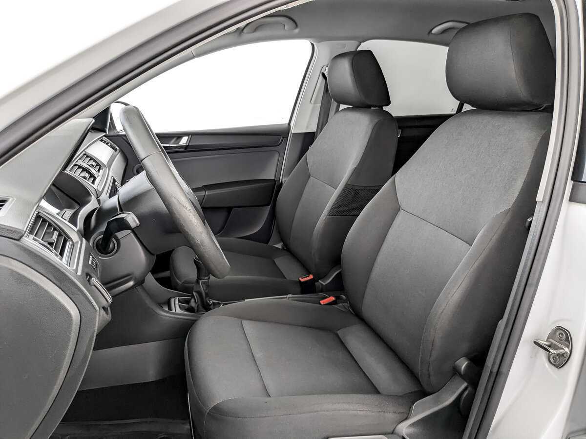 Купить Skoda Rapid с пробегом. Фото: #19