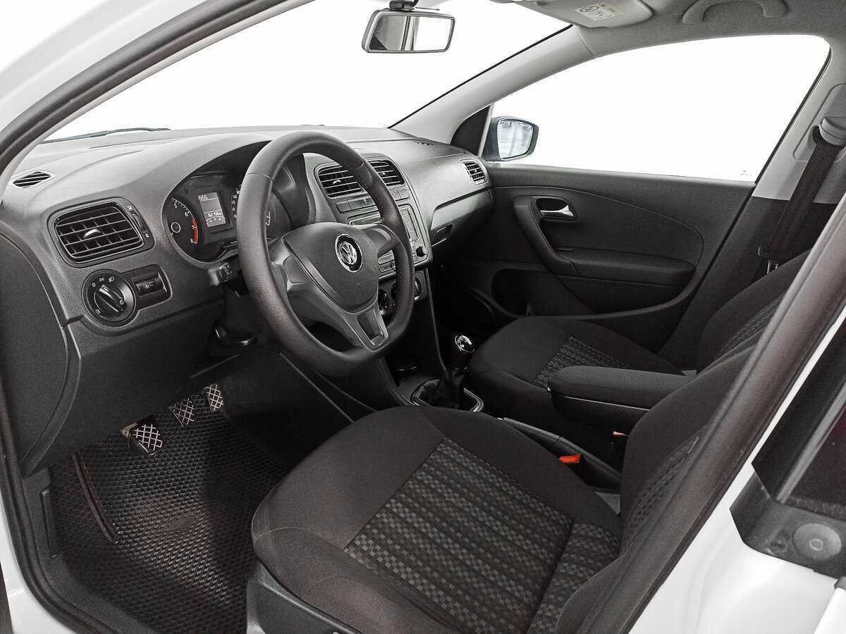 Купить Volkswagen Polo с пробегом. Фото: #13