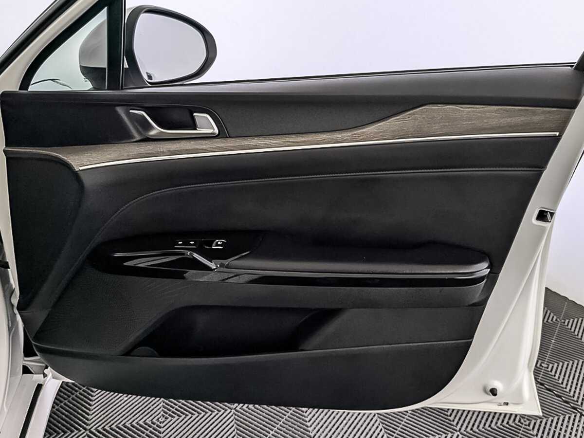 Купить Kia K5 с пробегом. Фото: #19