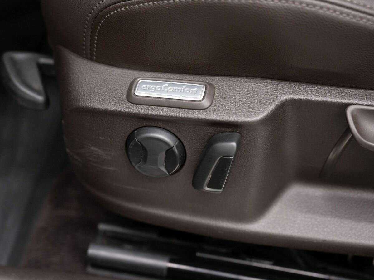 Купить Volkswagen Passat с пробегом. Фото: #17