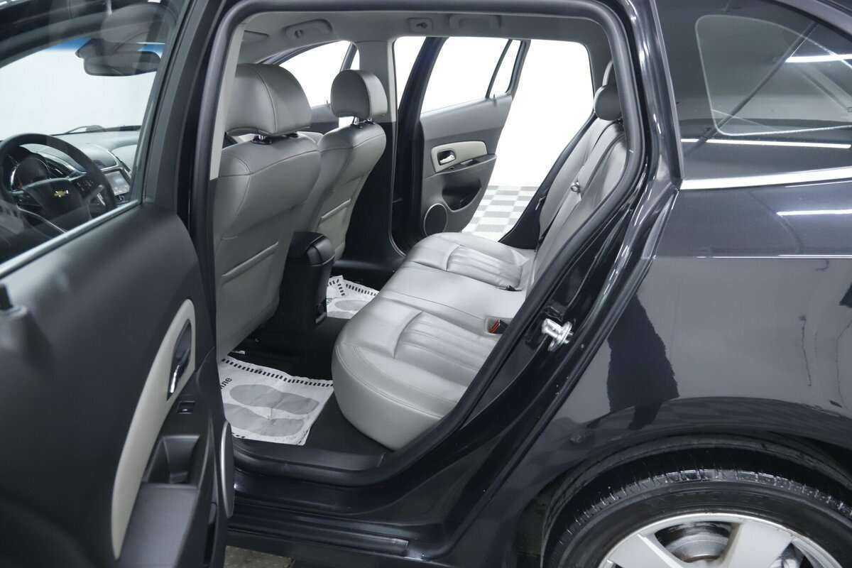 Купить Chevrolet Cruze с пробегом. Фото: #17