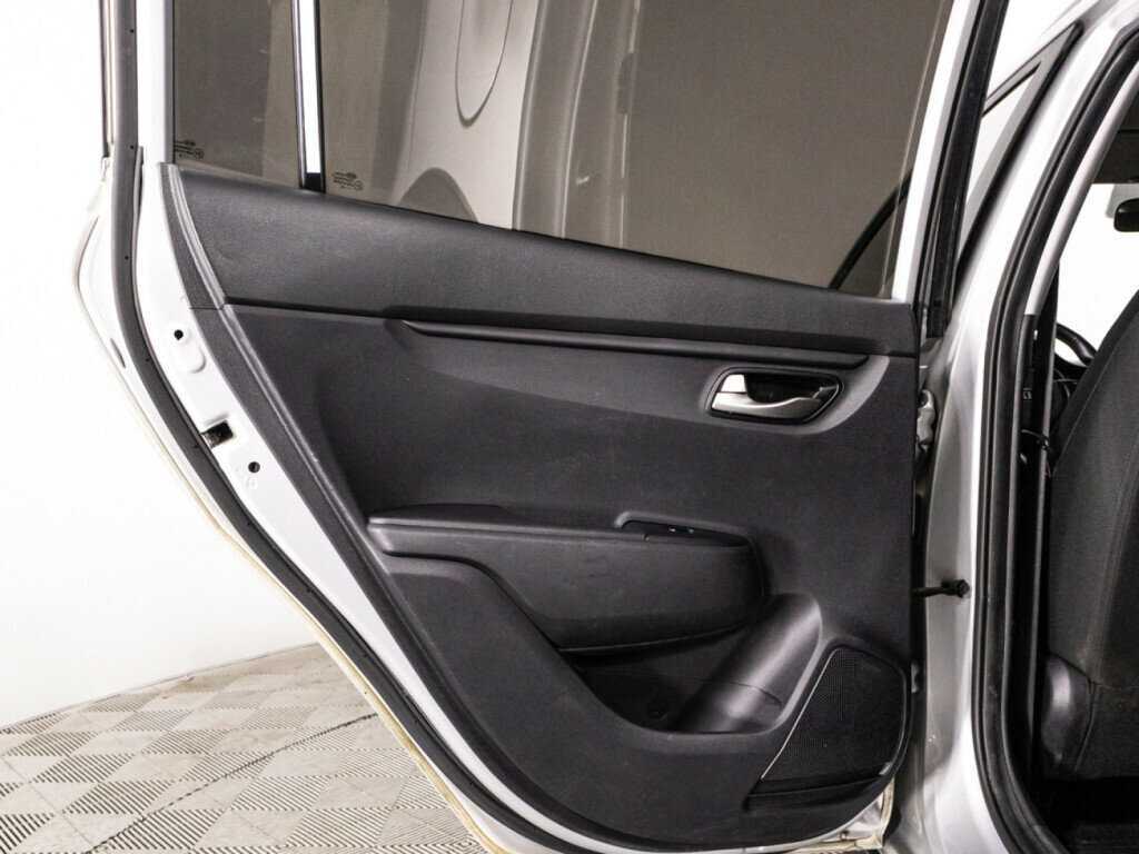 Купить Kia Rio с пробегом. Фото: #23