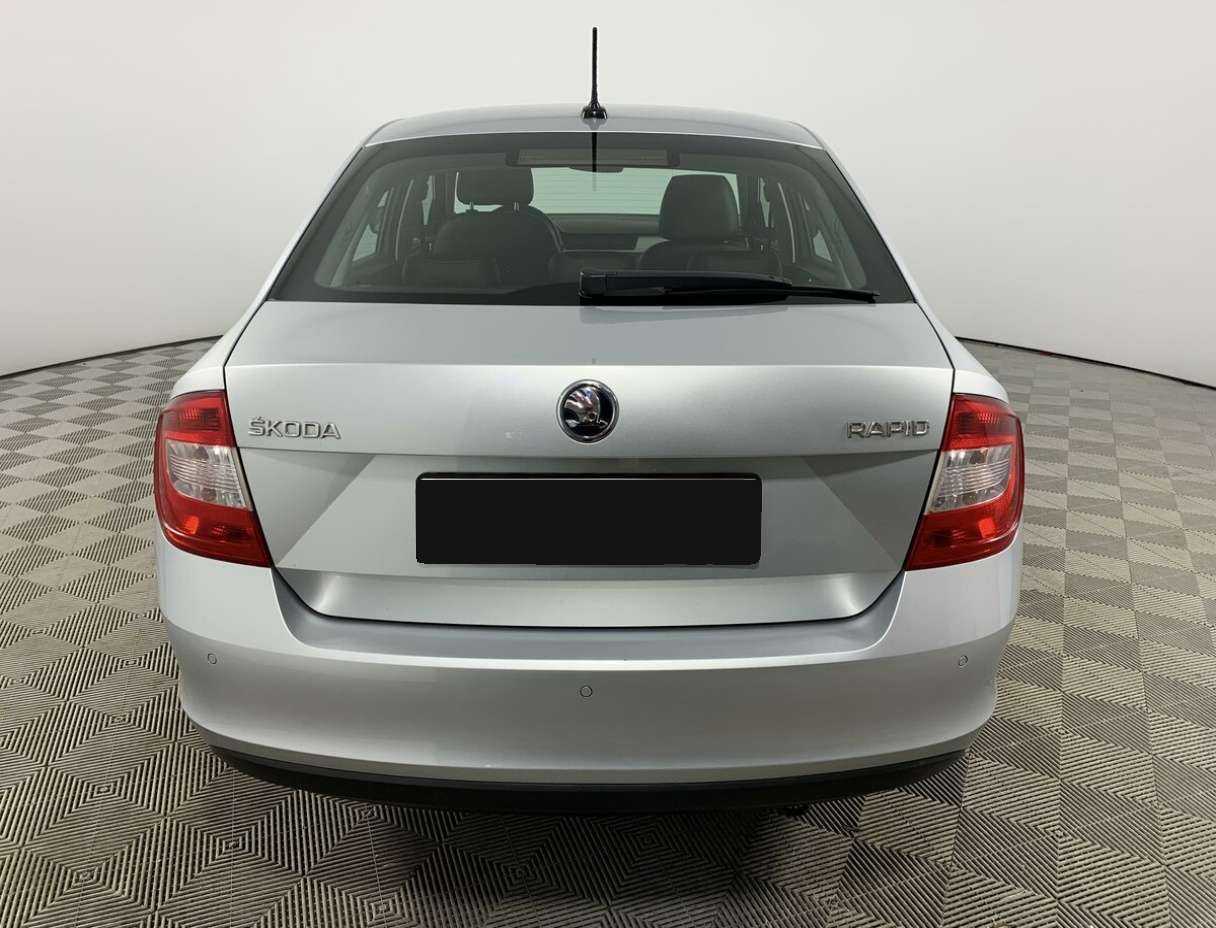 Купить Skoda Rapid с пробегом. Фото: #4