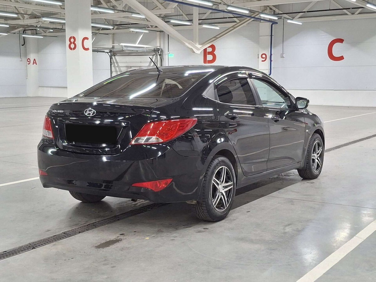 Купить Hyundai Solaris с пробегом. Фото: #4