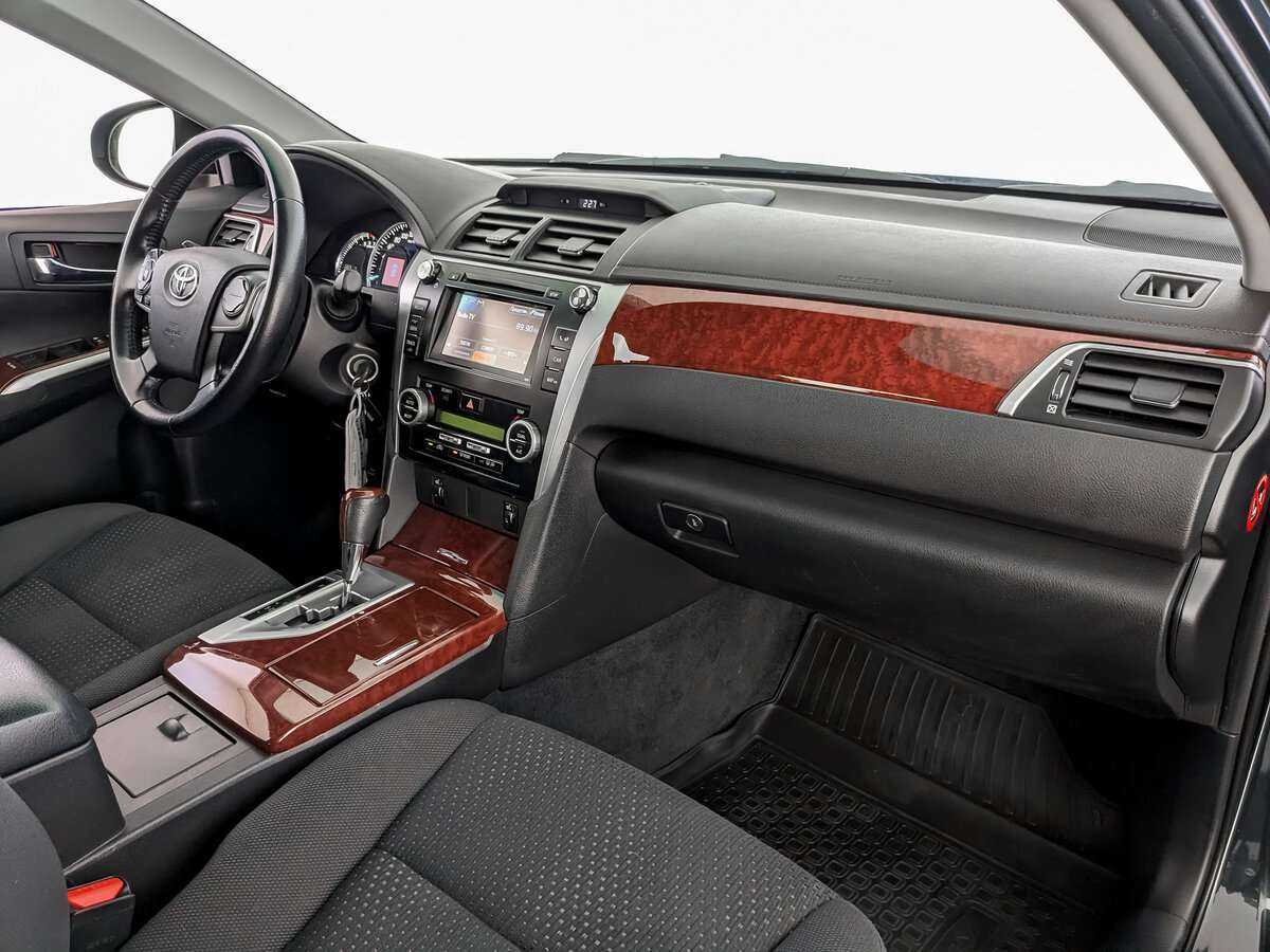 Купить Toyota Camry с пробегом. Фото: #8