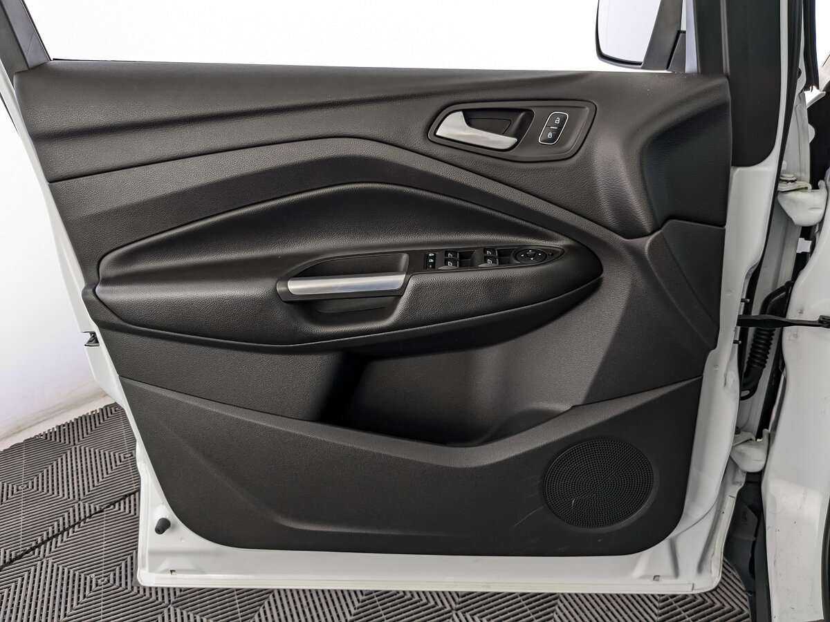 Купить Ford Kuga с пробегом. Фото: #14