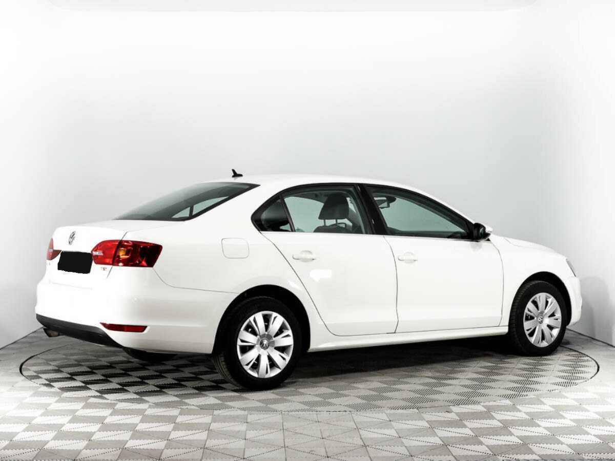 Купить Volkswagen Jetta с пробегом. Фото: #4
