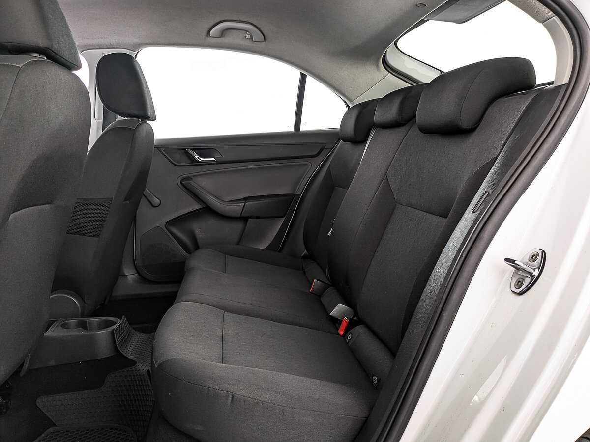 Купить Skoda Rapid с пробегом. Фото: #17