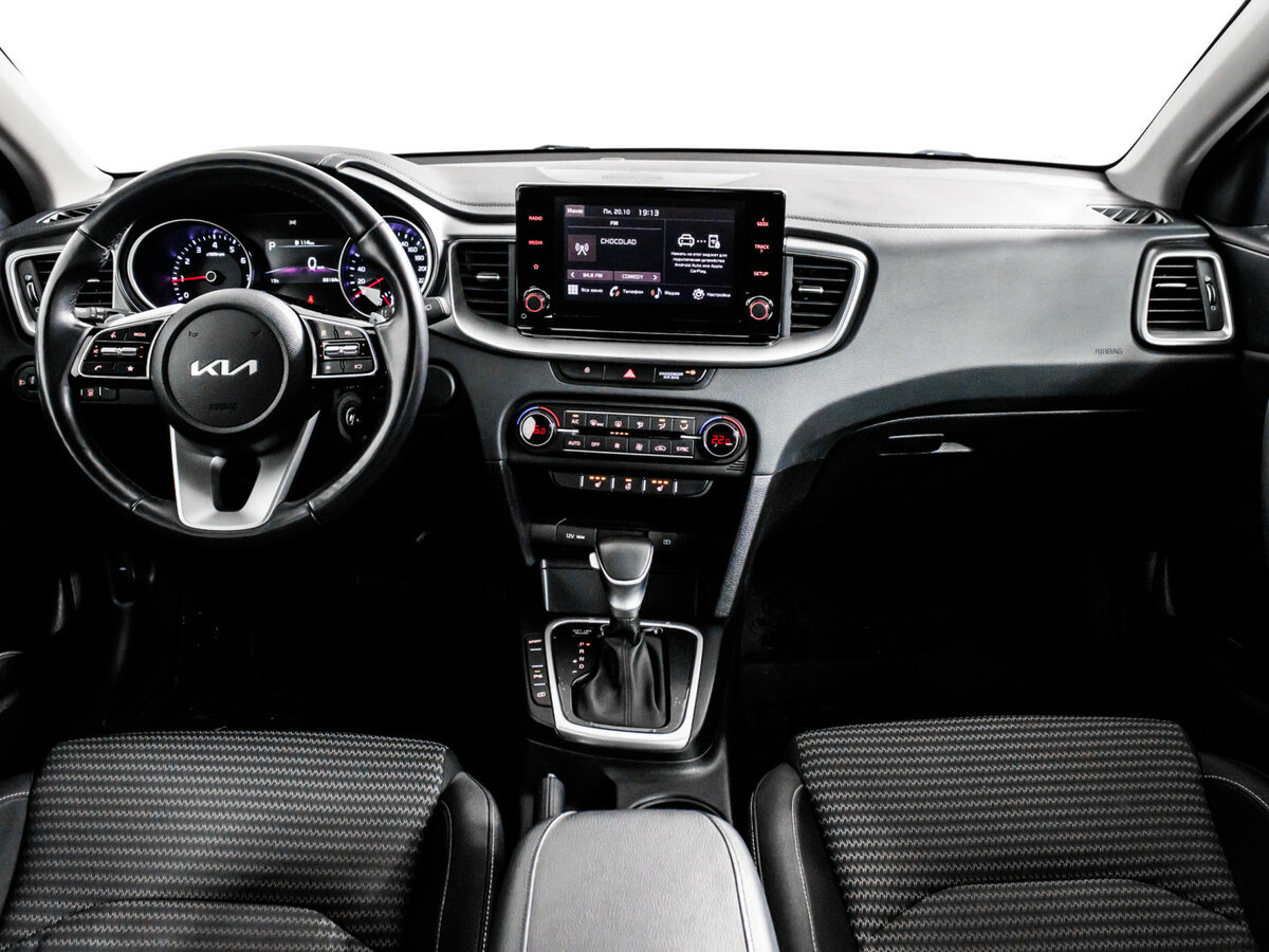 Купить Kia Ceed с пробегом. Фото: #9