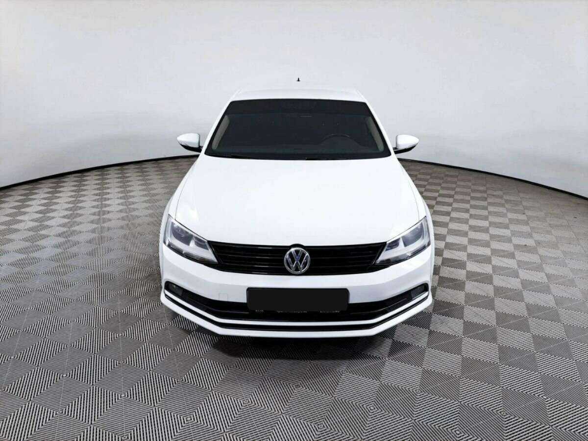 Купить Volkswagen Jetta с пробегом. Фото: #1